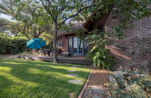 Altadena House | Gorgeous and architecturally impressive home – Centrally located in Altadena.
