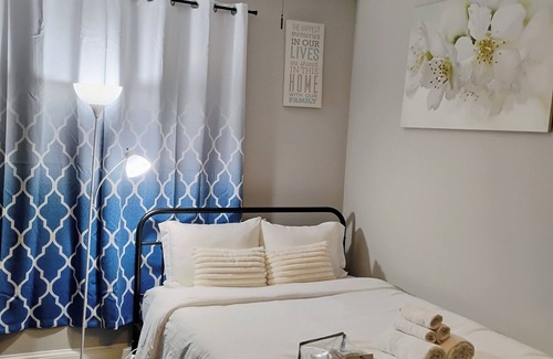 Gallaudet Bed & Breakfast | Gorgeous and Serene Private Room in charming Washington with WiFi, AC