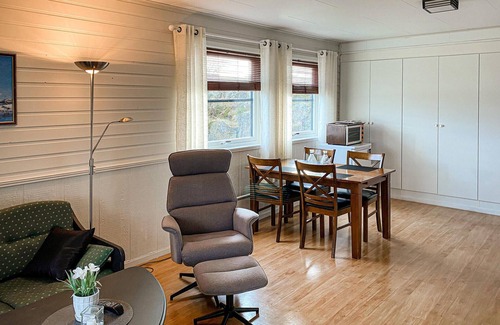 Offersøy Apartment | Gorgeous apartment in Offersøy