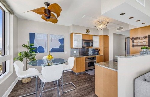 North Beach Condo | Gorgeous Beach front condo with panoramic Miami views!