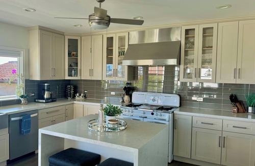 Mission Hills House | Gorgeous City & Bay Views - Minutes to Downtown