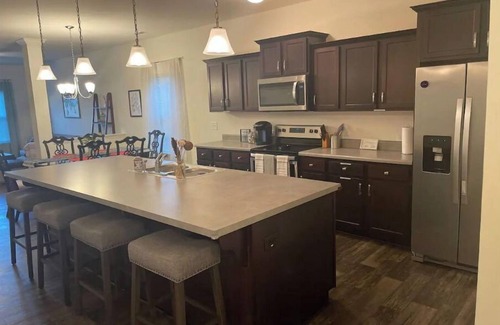 Ruffin House | Gorgeous Entire Home In Greensboro!