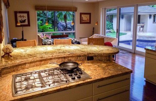 Kahala House | Gorgeous Estate on the Slopes of Diamond Head, 5 minute walk to great beach
