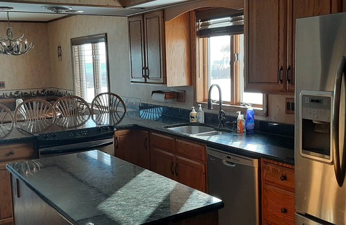 Town of Torrey House | Gorgeous Farmhouse with lake view