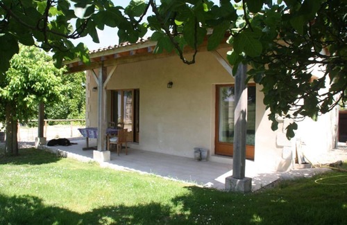Saint-Pierre-sur-Dropt House | Gorgeous Cottage, countryside views & pool