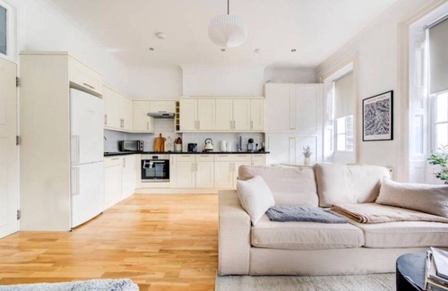 Newington Condo | Gorgeous Georgian Flat near London Eye, Big Ben