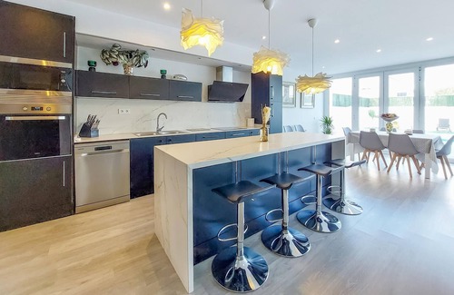 Riba-roja de Turia House | Gorgeous home in Riba-Roja de Turia