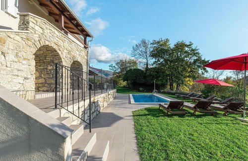 Boljun House | Gorgeous home in Boljun