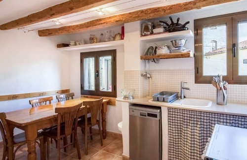 El Masroig House | Gorgeous home in El Masroig with WiFi