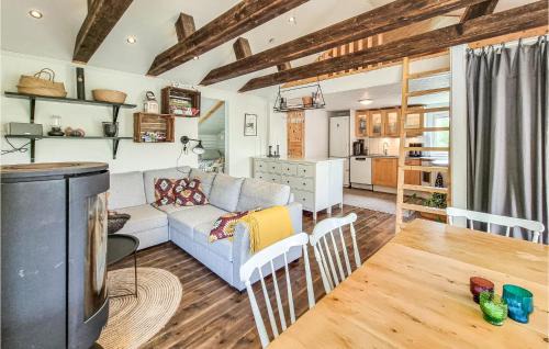 Hokerum House | Gorgeous Home In Hökerum With Lake View