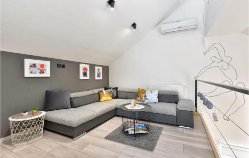 Tuhelj House | Gorgeous Home In Cresnjevec, Tuhelj