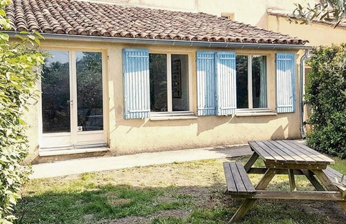 Malaucene House | Gorgeous home in Malaucène with house a mountain view