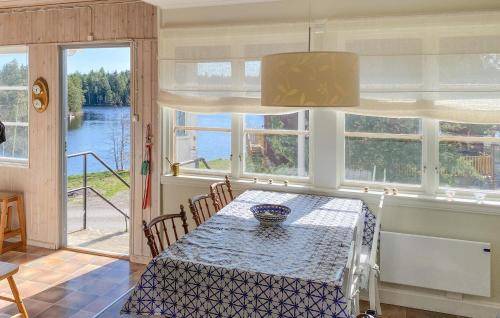 Motala House | Gorgeous Home In Motala With Lake View