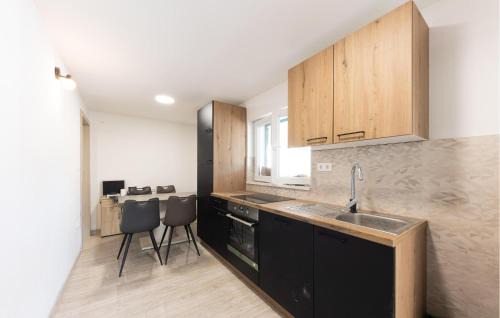 Neoric House | Gorgeous Home In Muc Gornji