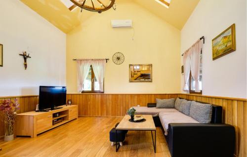 Rovisce House | Gorgeous Home In Rovisce