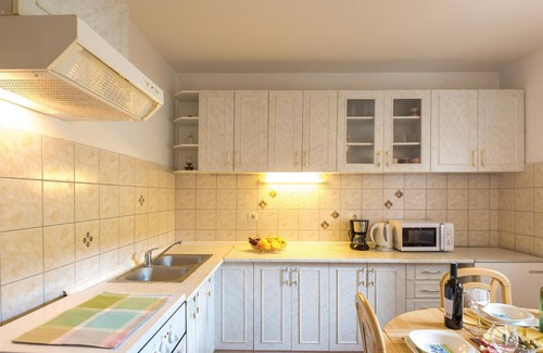 Slivno House | Gorgeous home in Slivno with WiFi