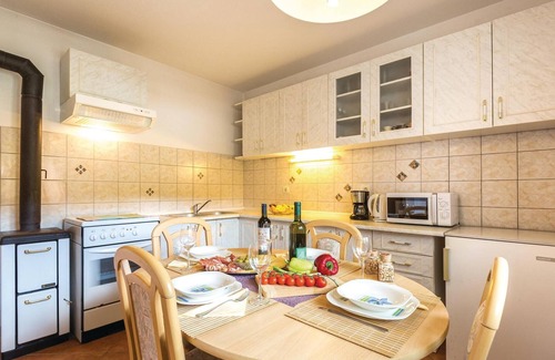 Slivno House | Gorgeous home in Slivno with WiFi