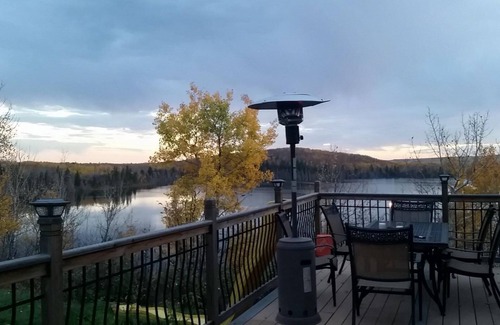 Leask Cabin | Gorgeous Lake Front Cabin for rent