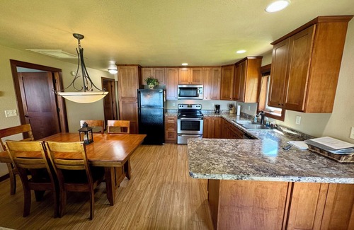 Village of Harrison House | Gorgeous Lake Winnebago Sunsets with private backyard! Pet-friendly!
