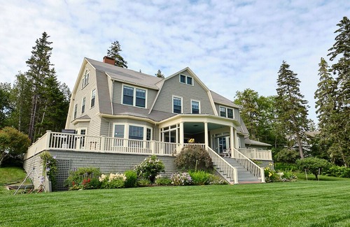 Hancock Point House | GORGEOUS LARGE HOME on OCEAN close to ACADIA NATL PARK and SCHOODIC