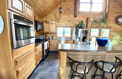 Harrisonville Cabin | Gorgeous Log Cabin with breathtaking views