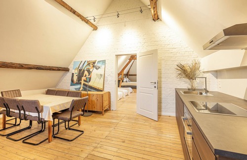 Leuven Villa | Gorgeous mansion in garden park — large parking, accessible & self check-in