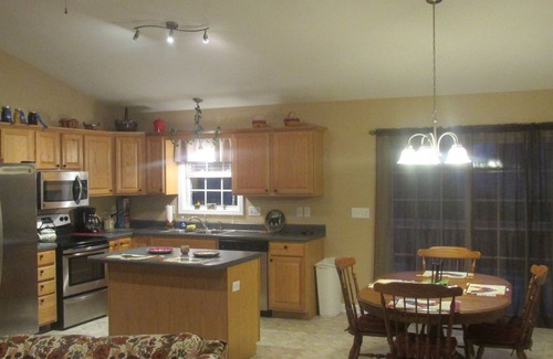 Peaks House | Gorgeous Mtn Views, Perfect for Fall, Near Peaks of Otter, D-Day Memorial
