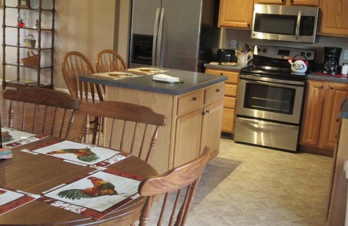 Peaks House | Gorgeous Mtn Views, Perfect for Fall, Near Peaks of Otter, D-Day Memorial