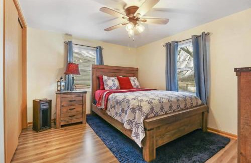 Ingleside House | Gorgeous Nautical Lake House Chain O' Lakes with Hot Tub Option