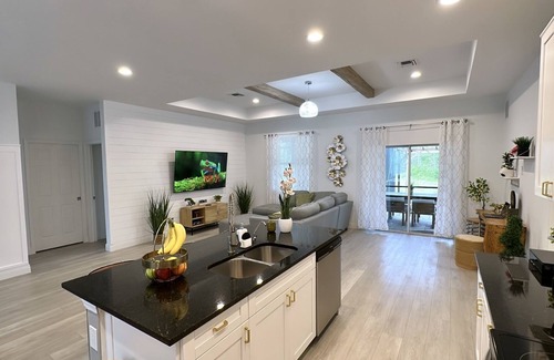 North Port House | Gorgeous Pool House in North Port, FL