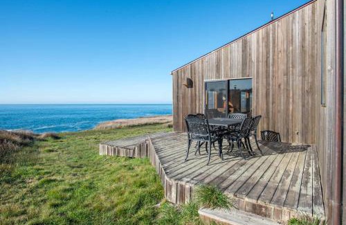 Sea Ranch House | Gorgeous Sea Ranch Escape for 6 with Private Hot Tub