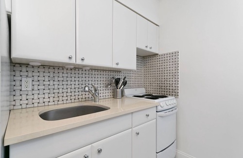 Ocean Ridge Apartment | Gorgeous studio with pool 200 meters from the beach
