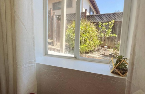 Berkeley Hills Apartment | Gorgeous studio with WiFi in Berkeley