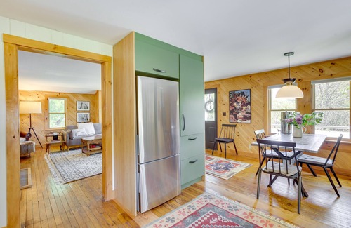 Hanover Cabin | Gorgeous Sunday River Cabin w/Saltwater Hot Tub!