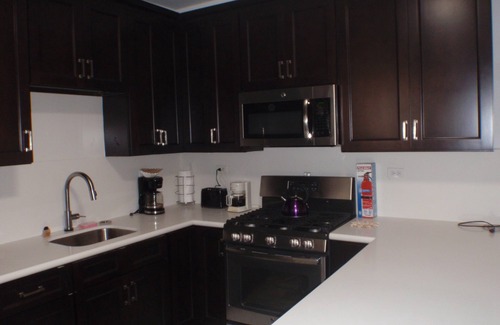 Kamay House | Gorgeous top of the line apt. 6 minute dr. to Beach. Check out April & May Rates