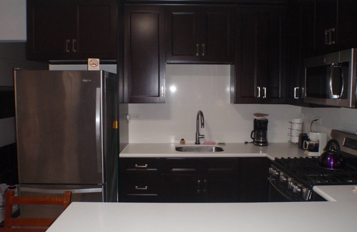 Kamay House | Gorgeous top of the line apt. 6 minute dr. to Beach. Check out April & May Rates