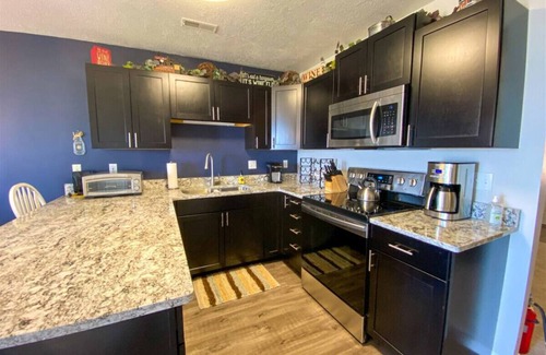 Harbor Village Condo | Gorgeous, Updated Lake View Condo 942 #3