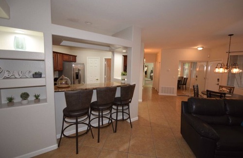 Alta Mesa Condo | GORGEOUS VACATION CONDO WITH HEATED POOL, SPA, FITNESS ROOM, PATIO, GARAGE