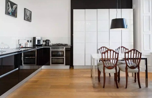 Merchiston Apartment | Gorgeous Views from an Elegant Apartment in Bruntsfield