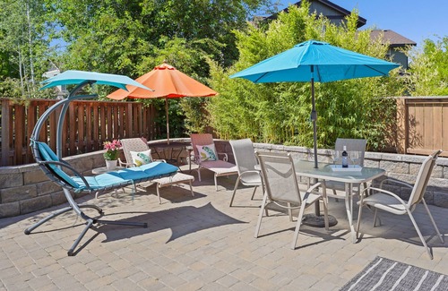 Boyd Acres House | Gorgeous Westsider Near River, Beautifully Renovated