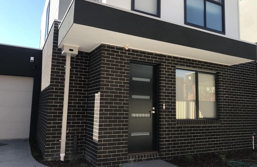 Braybrook House | Gorgeously relaxing brand new built double story home to spoil you