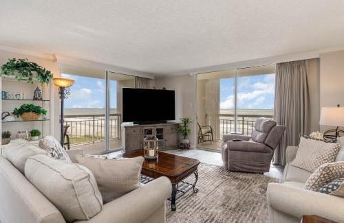 Arcadian Shores Apartment | Gorgeously remodeled 2 bedroom ocean front unit - 509 South Hampton condo