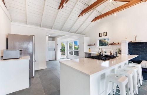 Old Town House | Gorgeously styled bungalow overlooking Bodega Harbor, walk to town - dogs OK