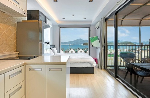 Nonarae House | Goseong Bluebeach Pension&glamping
