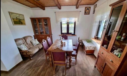 Dubicze Cerkiewne House | Gospodarstwo Agroturystyczne ŻARNOWIEC