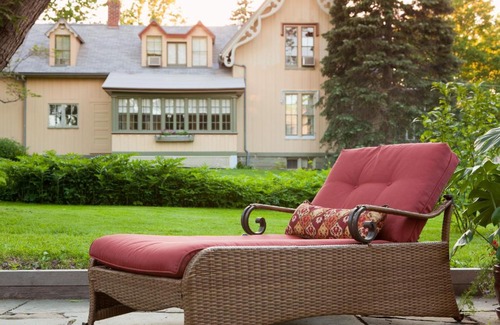 Trumansburg Bed & Breakfast | Gothic Eves Inn and Spa Bed and Breakfast