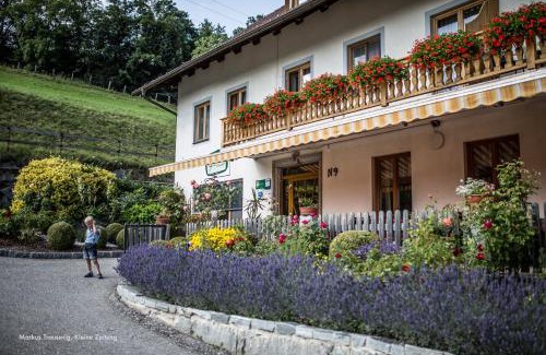 Unterkreuschlach House | Gourmetbauernhof Mentebauer