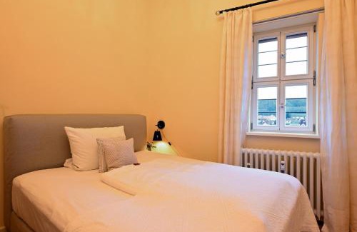 Schlitz Apartment | GRÄFIN AMALIA - Elegantes Apartment in der historischen Hinterburg in Schlitz, 2 Schlafzimmer, mit Garten, nahe Fulda und Bad Hersfeld