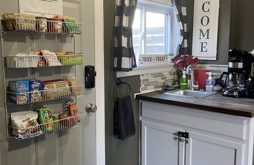 Charlotte Park Apartment | Grab-n-Go Breakfast @ The Guesthouse Nashville