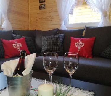 Mszczonow Resort | GRABSKA OSADA APARTAMENTY - 100m od Suntago Park-domki ogrzewane całoroczne